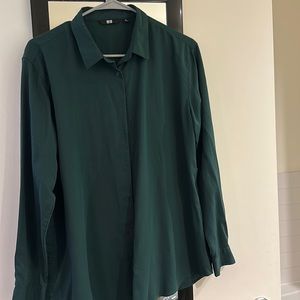 Uniglo Blouse size XL Hunter Green